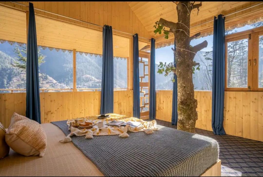 Вілла Into The Woods Treehouse Jibhi Екстер'єр фото
