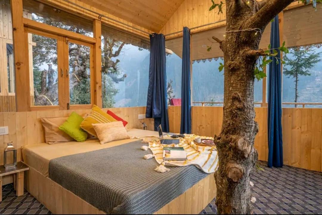 Вілла Into The Woods Treehouse Jibhi Екстер'єр фото