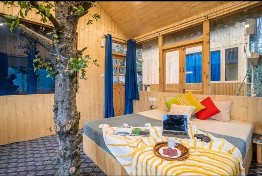 Вілла Into The Woods Treehouse Jibhi Екстер'єр фото